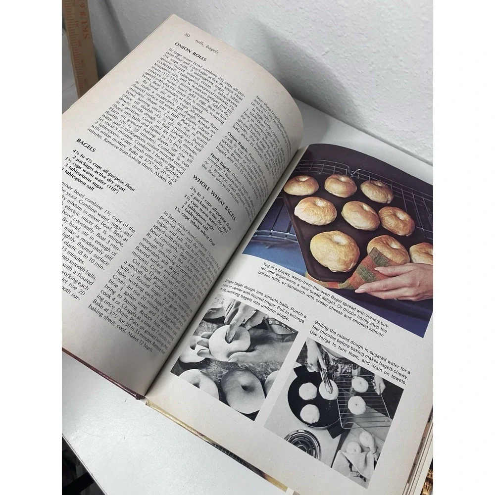 Vintage Better Homes and Gardens: Homemade Bread Cook Book - 1973 Cookbook